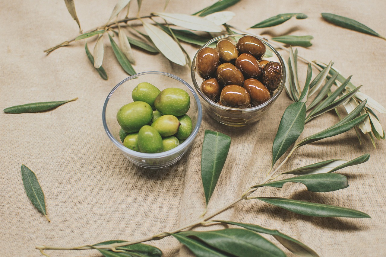 entdecken sie die köstliche mediterrane küche, die mit frischen zutaten, aromatischen gewürzen und traditionellen rezepten begeistert. genießen sie exquisite gerichte aus verschiedenen mittelmeerländern und lassen sie sich von den vielfältigen aromen verführen.