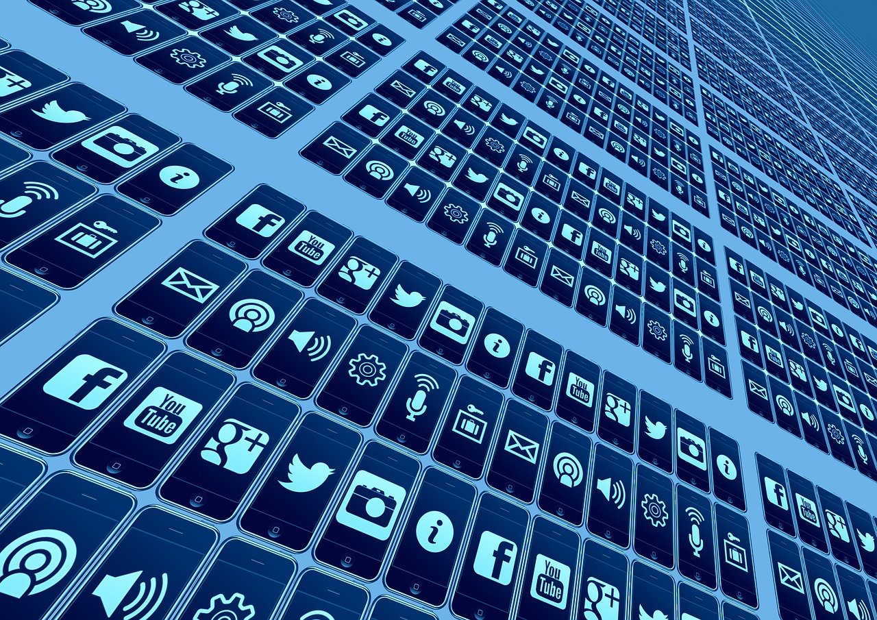 entdecken sie die neuesten trends und tipps rund um social media. erfahren sie, wie sie ihre online-präsenz aufbauen, markenbekanntheit steigern und erfolgreich in sozialen netzwerken agieren können.